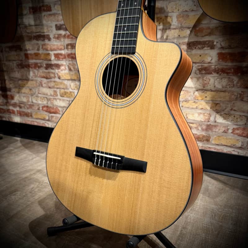 Taylor 112CE-N: Save $148! Acoustic Excellence at a Steal