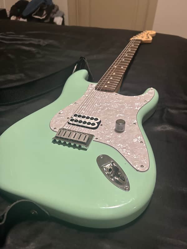 Tom DeLonge's Signature Stratocaster: 29% Off!