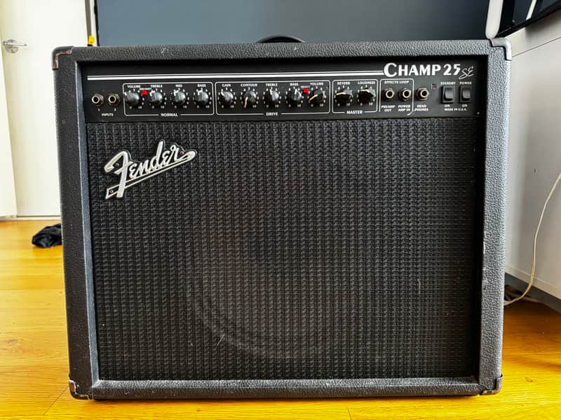 Fender Champ 25 SE Steal! Save 50% - '92-'94 Model, 1x12" Black