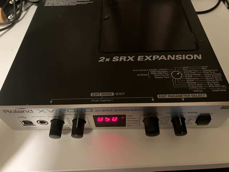 ROLAND XV-2020: Rare Synth at Unbeatable Price!