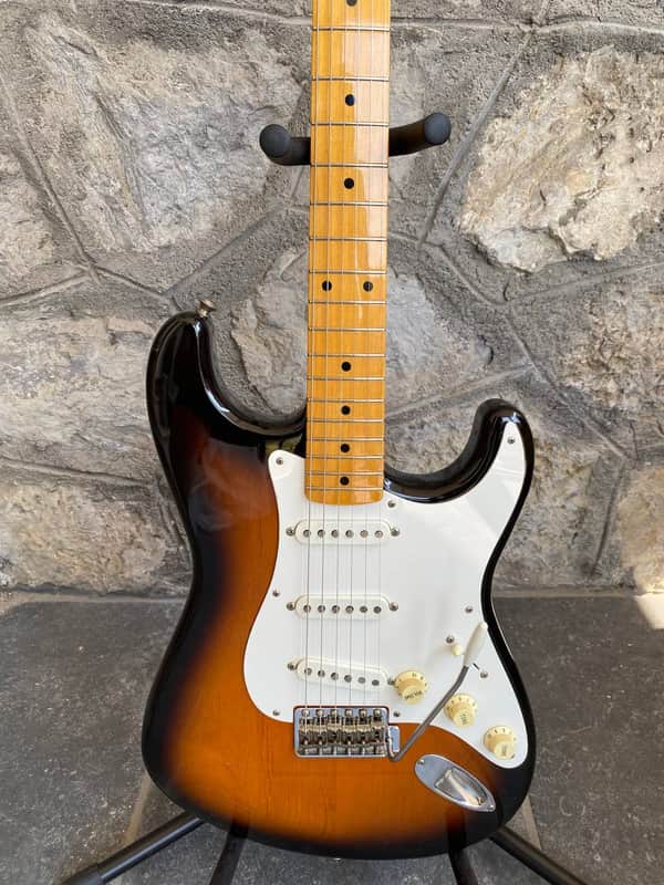 Fender '57 Stratocaster: Iconic Sound at a Steal!