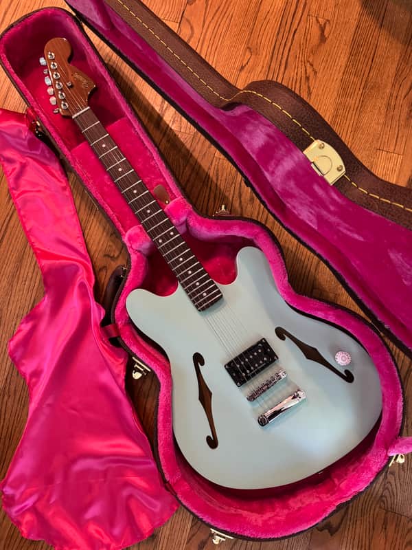 Tom DeLonge Starcaster for $825 - Save $600!