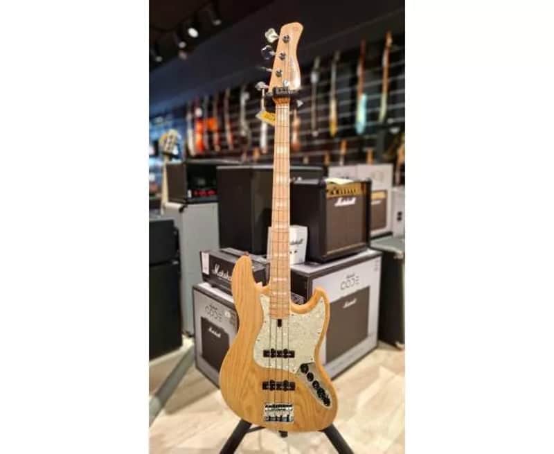 SIRE - MARCUS MILLER V7 SWAMP ASH + HOUSSE + SANGLE+STAND