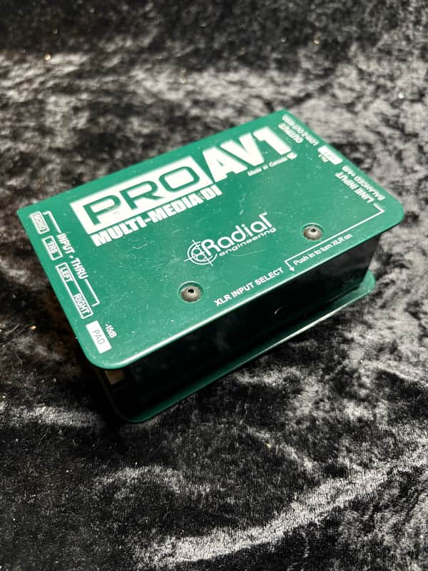 Radial Engineering ProAV1 Multi-media Passive DI Direct Box (original packing)