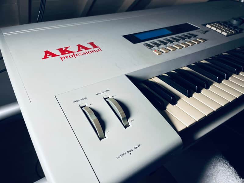 RARE Akai S1000KB Digital Stereo Sampling Keyboard (1990)