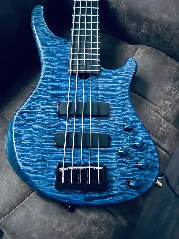 2023 Roscoe SKB3005 Mastergrade Quilted Maple - Loaded