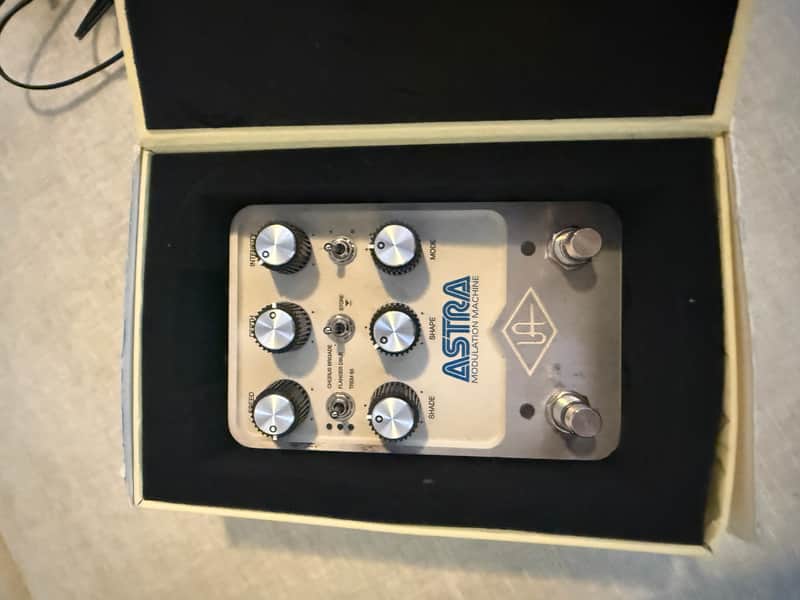 UNIVERSAL AUDIO ASTRA MODULATION MACHINE - $220 (80% OFF RETAIL!)